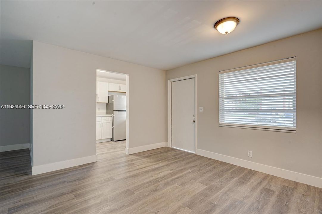 待售: $155,000 (1 贝兹, 1 浴室, 748 平方英尺)