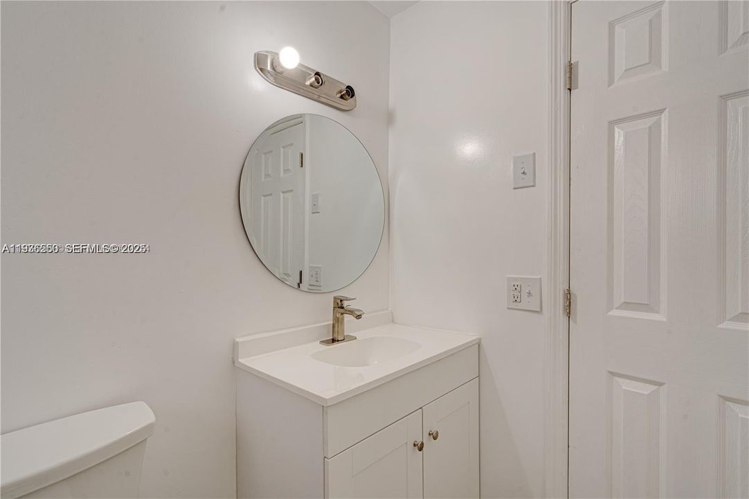 待售: $155,000 (1 贝兹, 1 浴室, 748 平方英尺)