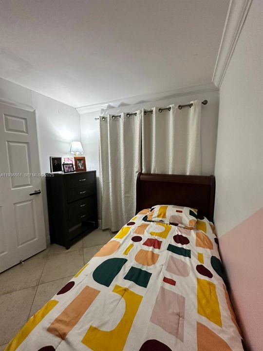 出租: $3,500 (5 贝兹, 3 浴室, 1824 平方英尺)