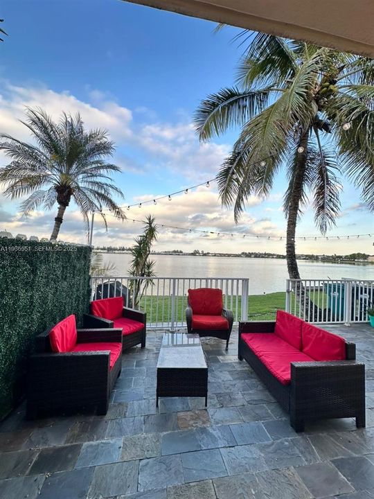 出租: $3,500 (5 贝兹, 3 浴室, 1824 平方英尺)