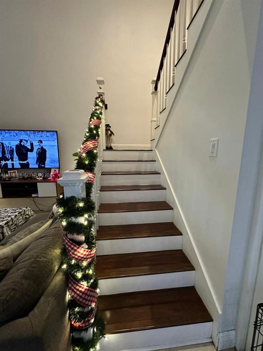 出租: $3,500 (5 贝兹, 3 浴室, 1824 平方英尺)