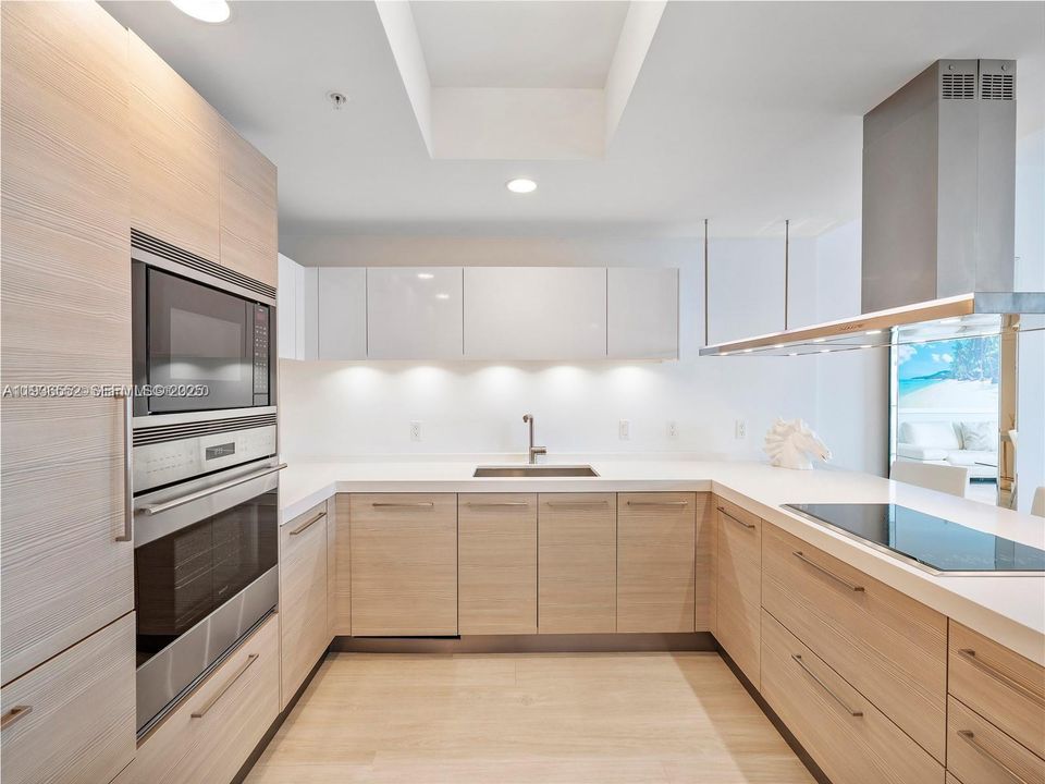 待售: $1,100,000 (2 贝兹, 2 浴室, 1718 平方英尺)