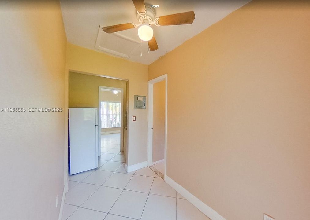 出租: $1,300 (1 贝兹, 1 浴室, 271 平方英尺)