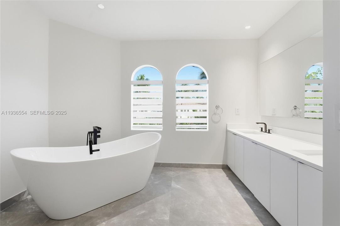 For Rent: $9,500 (3 beds, 2 baths, 2330 Square Feet)