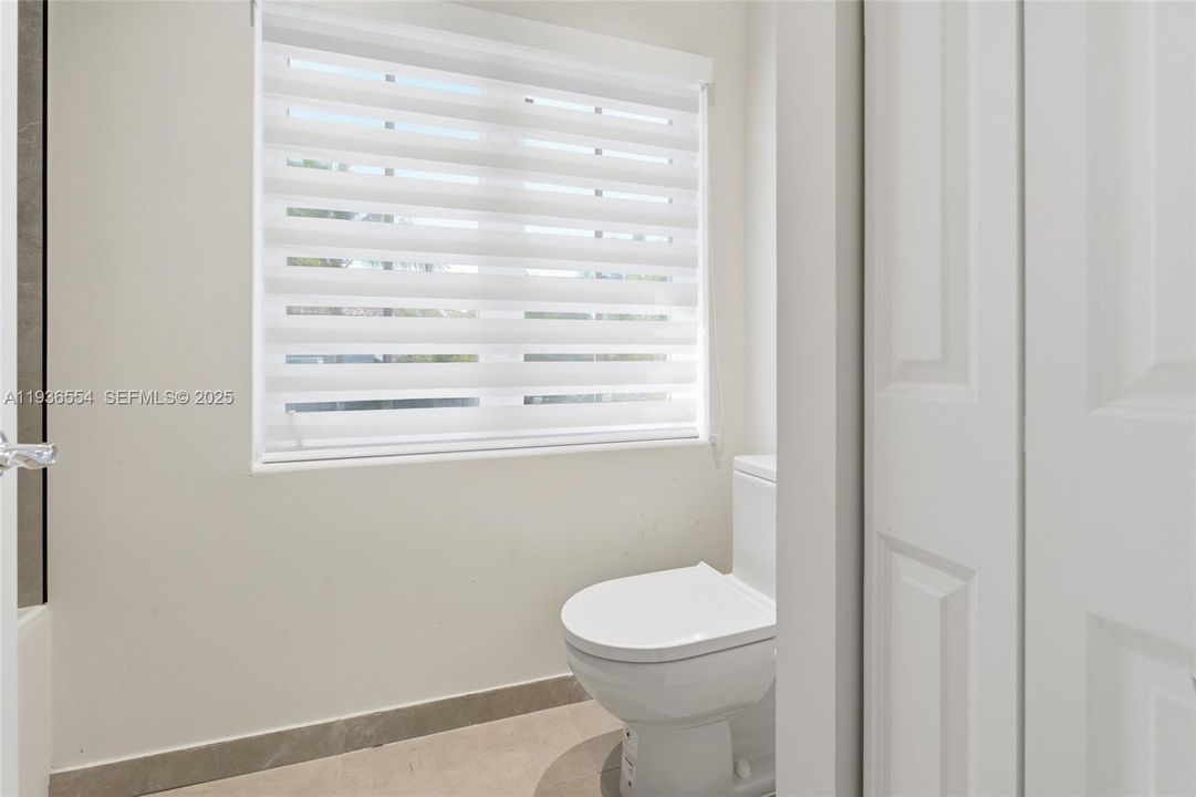 For Rent: $9,500 (3 beds, 2 baths, 2330 Square Feet)