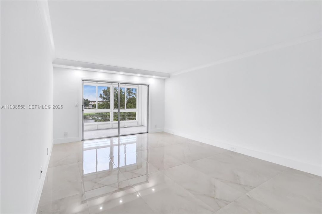 На продажу: $289,000 (2 спален, 2 ванн, 1156 Квадратных фут)