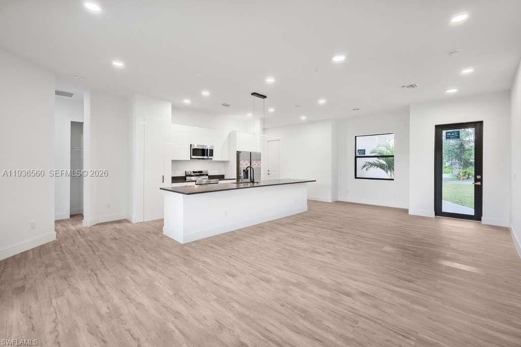 En Venta: $409,500 (3 camas, 2 baños, 1598 Pies cuadrados)