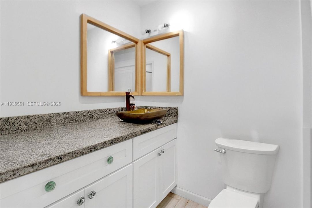 For Sale: $635,000 (2 beds, 2 baths, 1192 Square Feet)