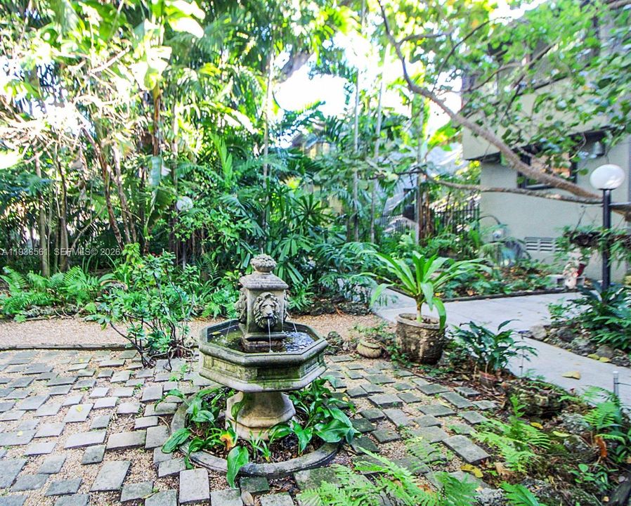 For Sale: $635,000 (2 beds, 2 baths, 1192 Square Feet)