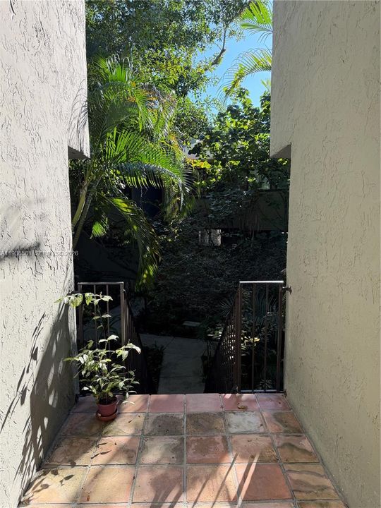For Sale: $635,000 (2 beds, 2 baths, 1192 Square Feet)