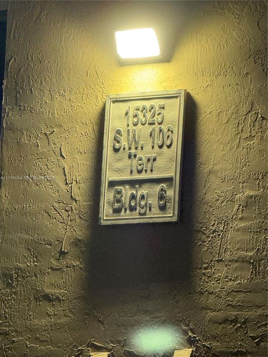 For Rent: $1,750 (1 beds, 1 baths, 693 Square Feet)