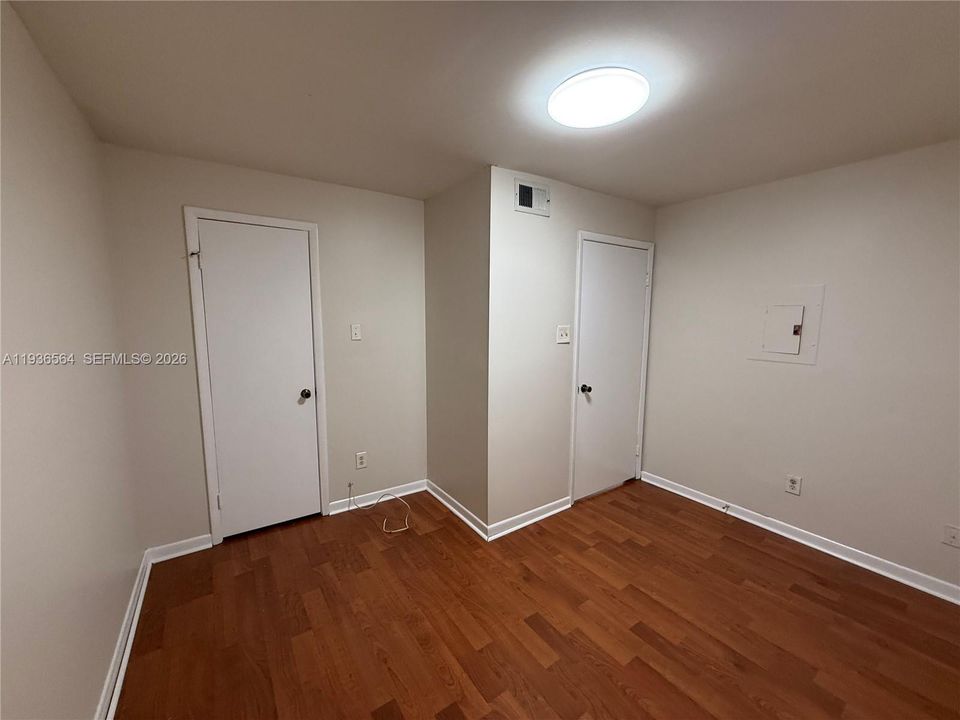 For Rent: $1,750 (1 beds, 1 baths, 693 Square Feet)