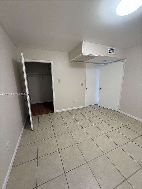 For Rent: $1,750 (1 beds, 1 baths, 693 Square Feet)