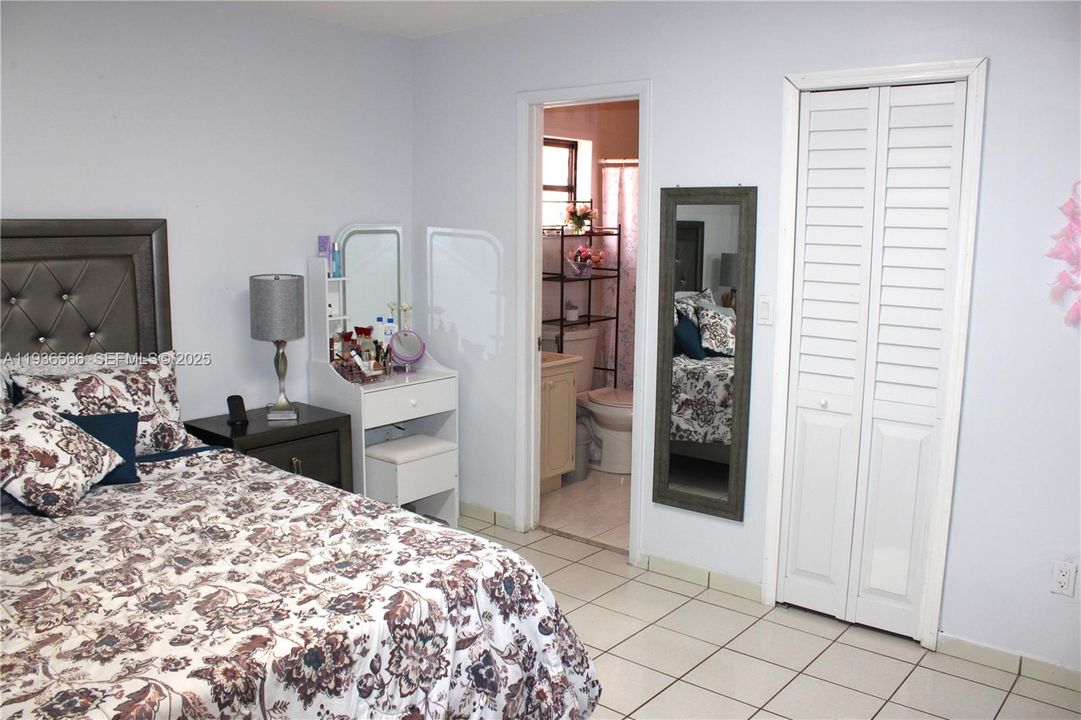 For Sale: $499,999 (3 beds, 2 baths, 1138 Square Feet)