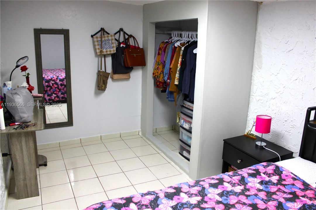 For Sale: $499,999 (3 beds, 2 baths, 1138 Square Feet)