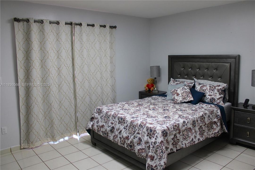 For Sale: $499,999 (3 beds, 2 baths, 1138 Square Feet)