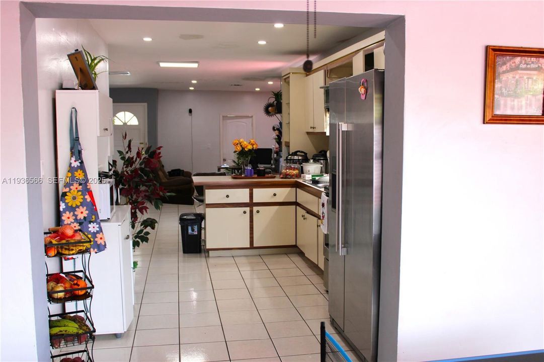 For Sale: $499,999 (3 beds, 2 baths, 1138 Square Feet)