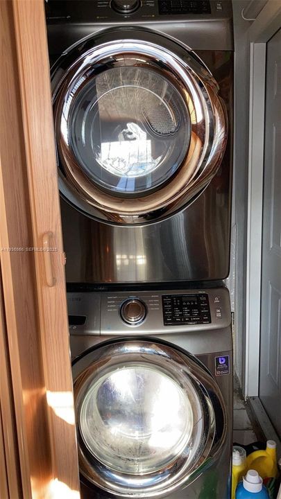 For Sale: $499,999 (3 beds, 2 baths, 1138 Square Feet)