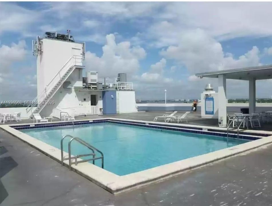 На продажу: $319,000 (1 спален, 1 ванн, 898 Квадратных фут)