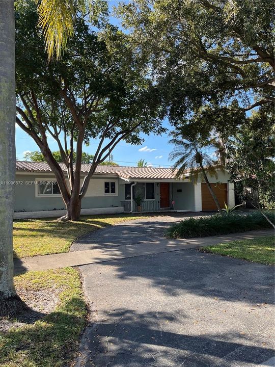 For Sale: $645,000 (2 beds, 2 baths, 1506 Square Feet)