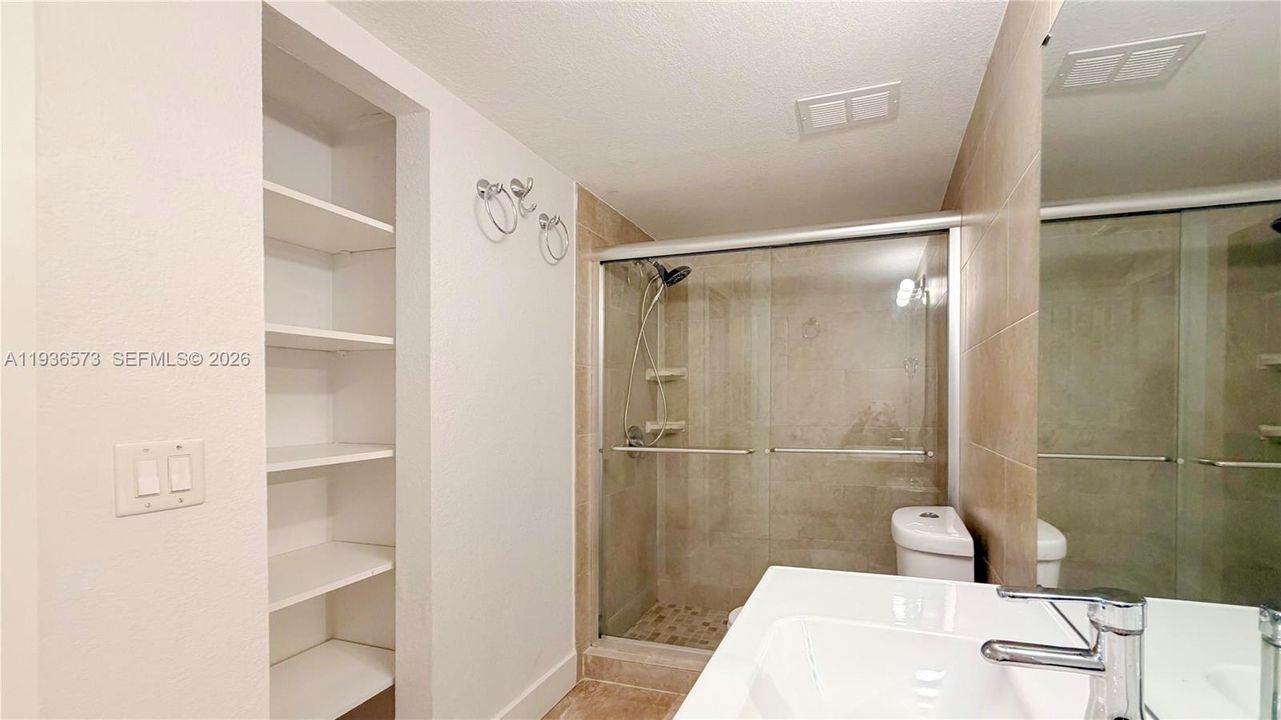 For Rent: $1,790 (1 beds, 1 baths, 743 Square Feet)