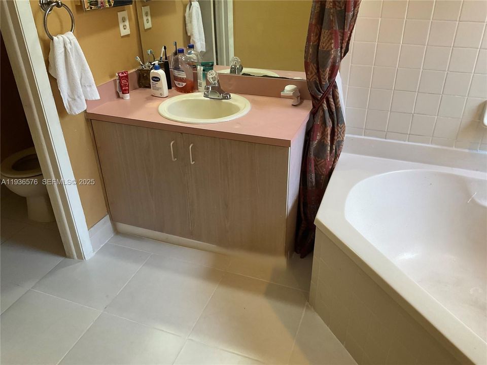 For Sale: $600,000 (3 beds, 2 baths, 2238 Square Feet)