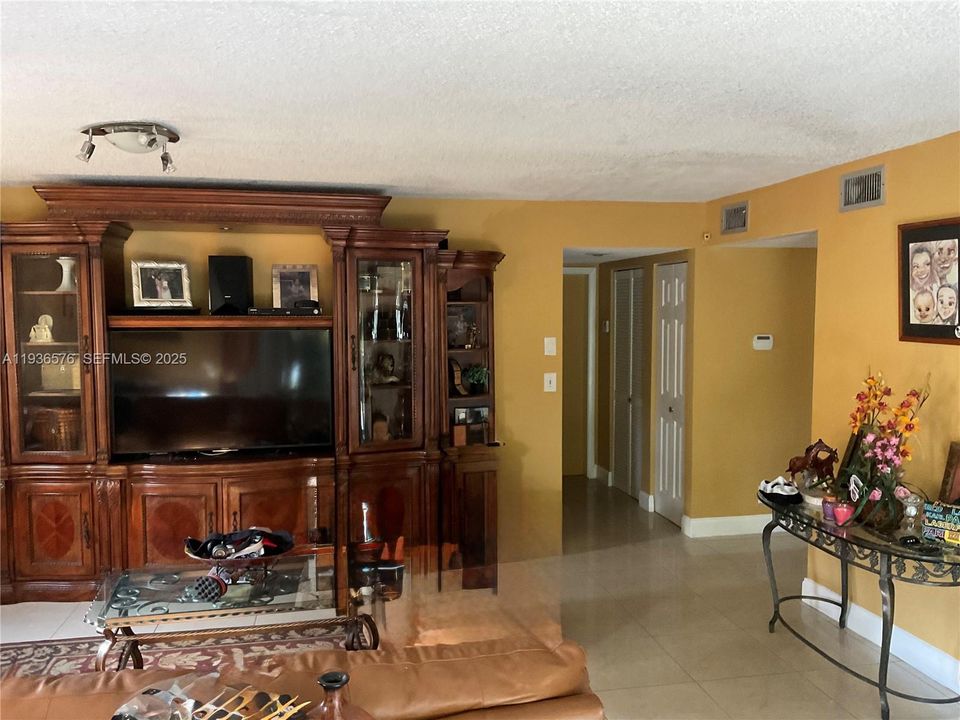 For Sale: $600,000 (3 beds, 2 baths, 2238 Square Feet)