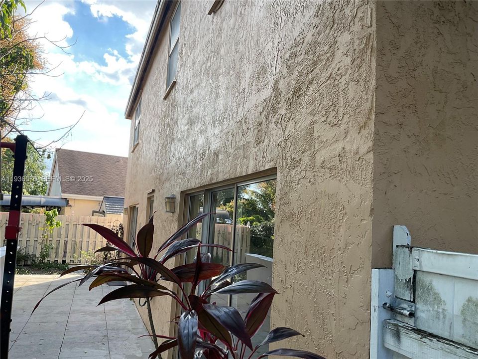 For Sale: $600,000 (3 beds, 2 baths, 2238 Square Feet)