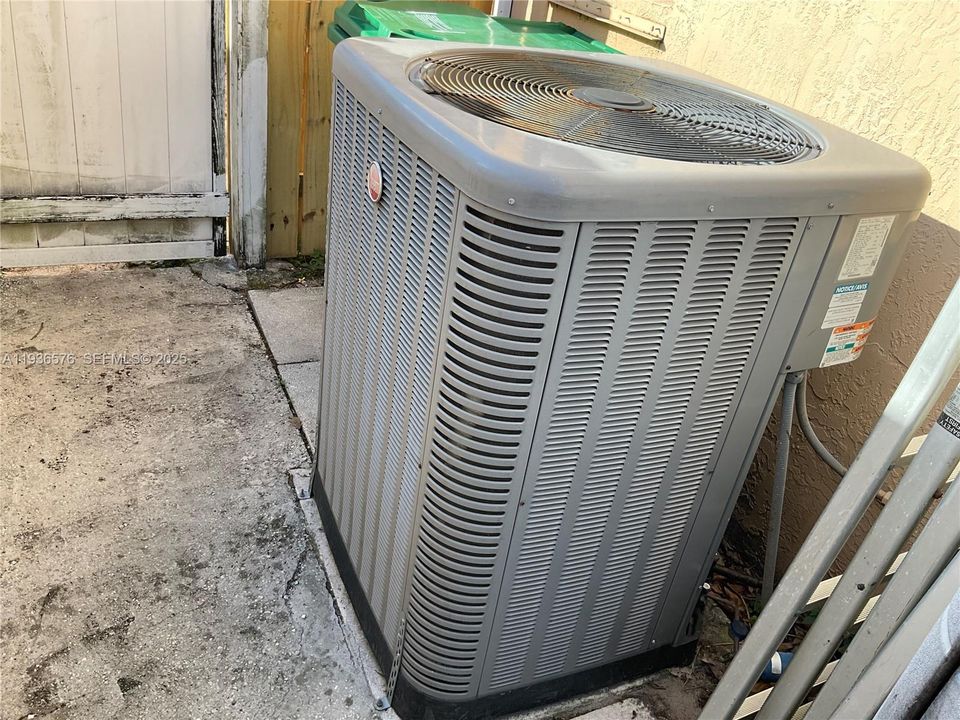 For Sale: $600,000 (3 beds, 2 baths, 2238 Square Feet)