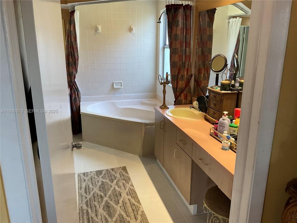 For Sale: $600,000 (3 beds, 2 baths, 2238 Square Feet)