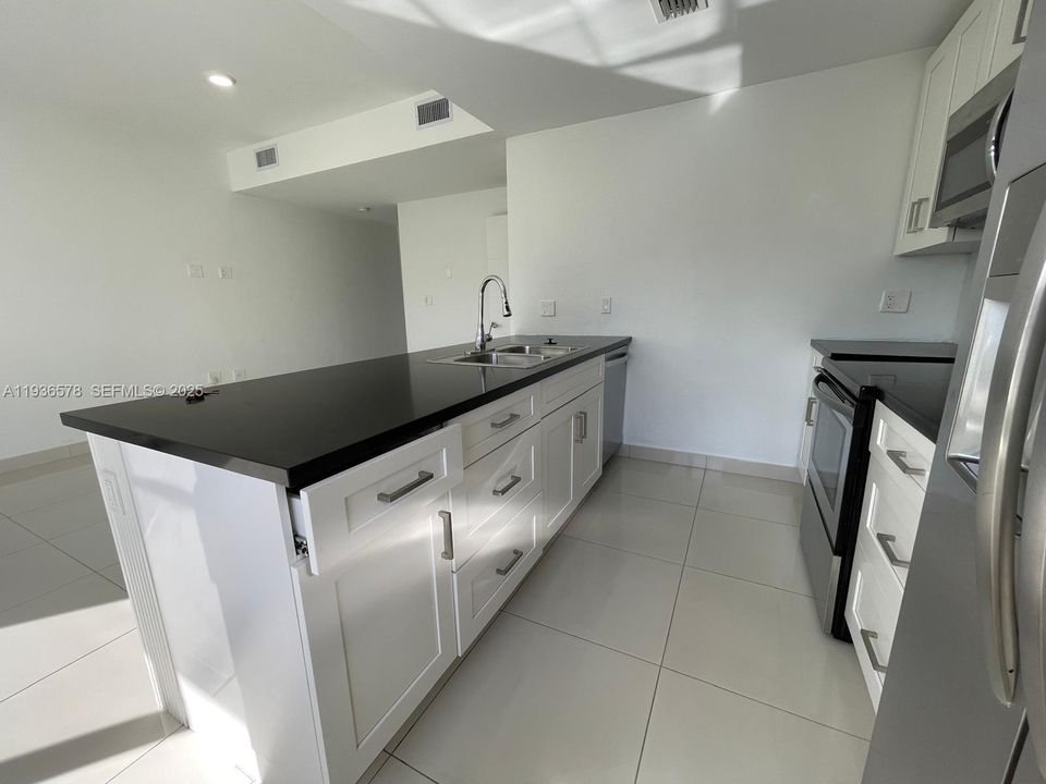 En Renta: $2,650 (3 camas, 2 baños, 1266 Pies cuadrados)