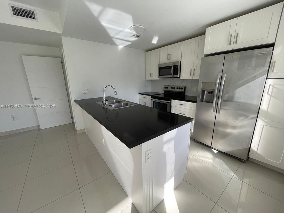 En Renta: $2,650 (3 camas, 2 baños, 1266 Pies cuadrados)