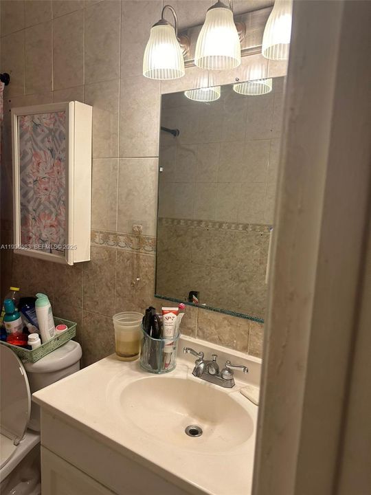 待售: $145,000 (1 贝兹, 1 浴室, 748 平方英尺)