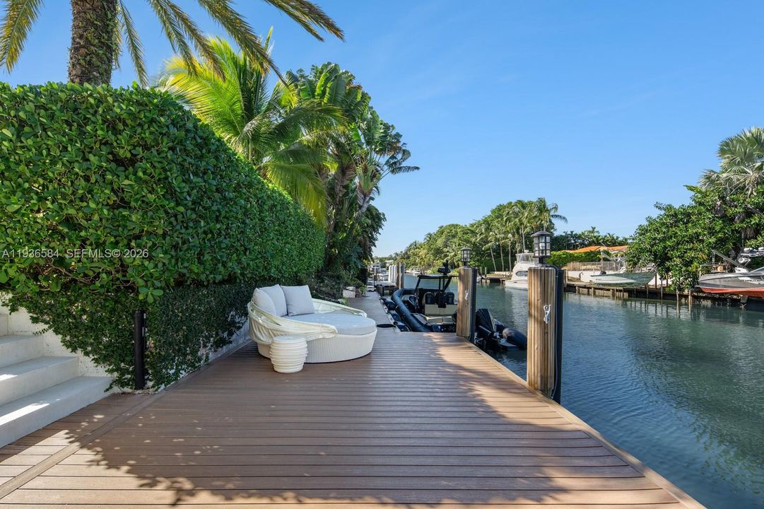 For Sale: $24,900,000 (6 beds, 6 baths, 7237 Square Feet)