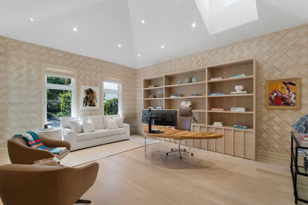 For Sale: $24,900,000 (6 beds, 6 baths, 7237 Square Feet)