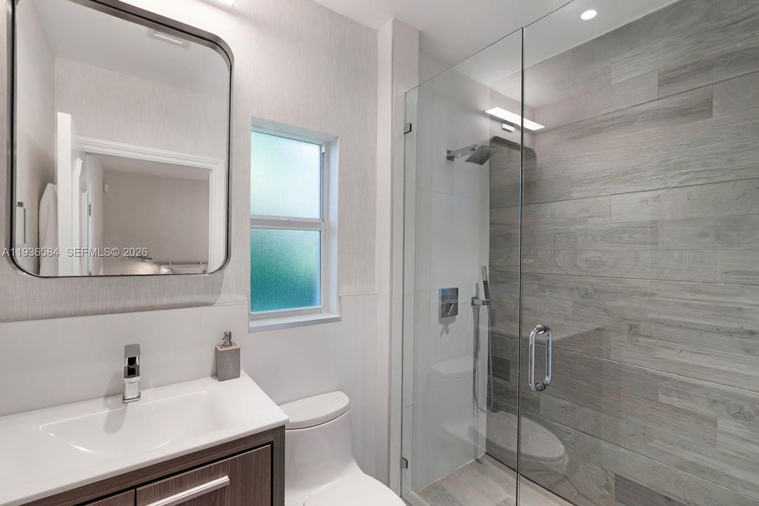 For Sale: $24,900,000 (6 beds, 6 baths, 7237 Square Feet)