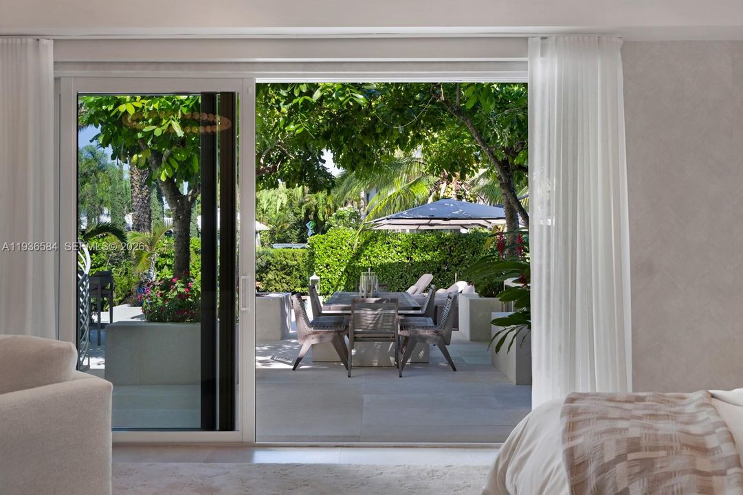 For Sale: $24,900,000 (6 beds, 6 baths, 7237 Square Feet)