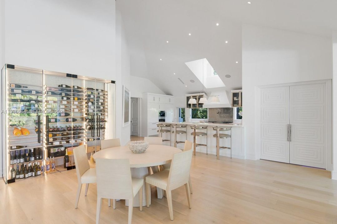 For Sale: $24,900,000 (6 beds, 6 baths, 7237 Square Feet)