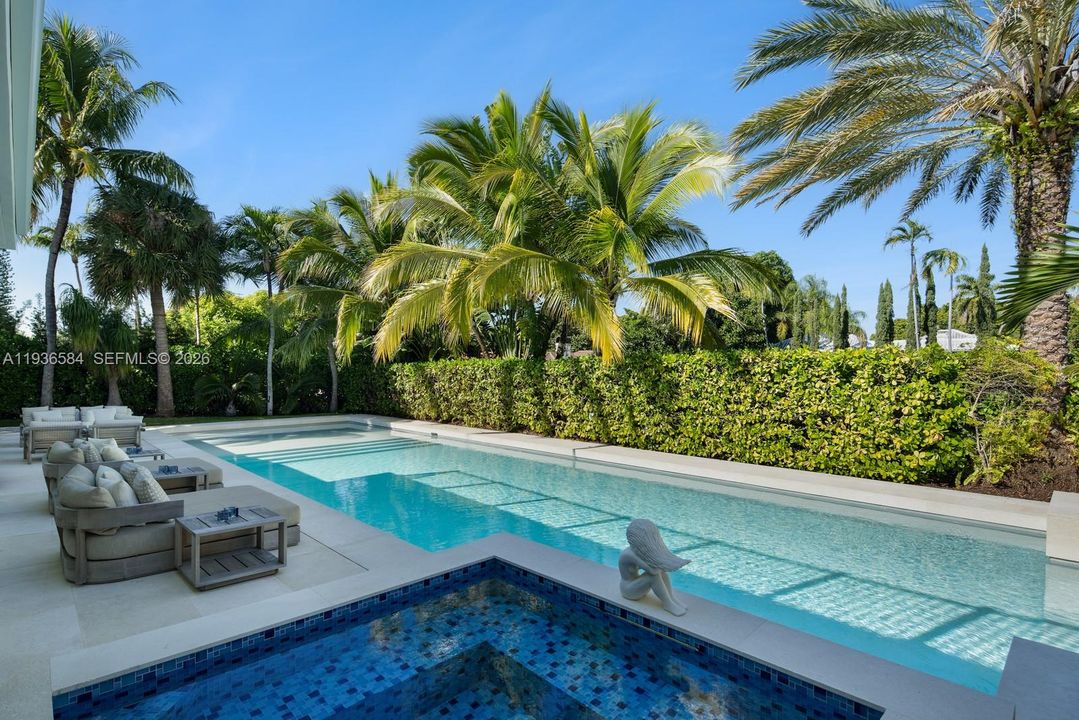 For Sale: $24,900,000 (6 beds, 6 baths, 7237 Square Feet)