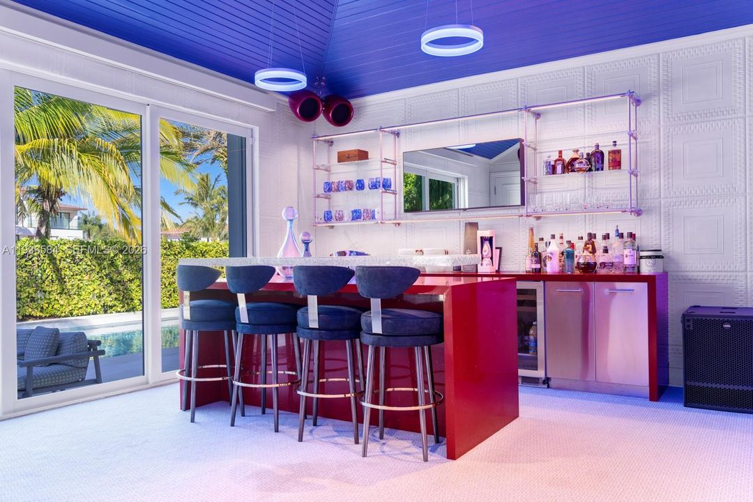 For Sale: $24,900,000 (6 beds, 6 baths, 7237 Square Feet)