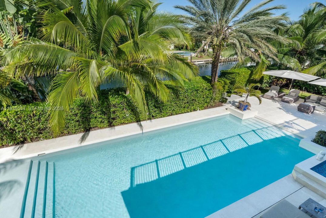 For Sale: $24,900,000 (6 beds, 6 baths, 7237 Square Feet)