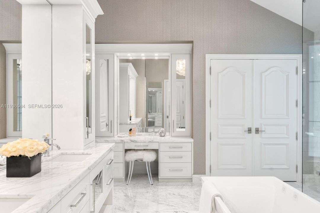 For Sale: $24,900,000 (6 beds, 6 baths, 7237 Square Feet)