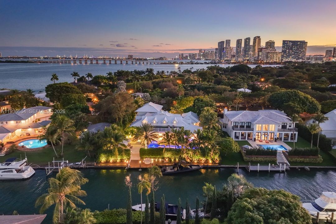 For Sale: $24,900,000 (6 beds, 6 baths, 7237 Square Feet)