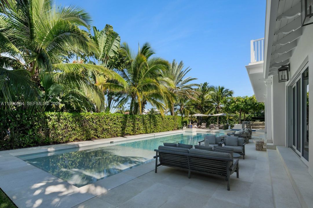 For Sale: $24,900,000 (6 beds, 6 baths, 7237 Square Feet)