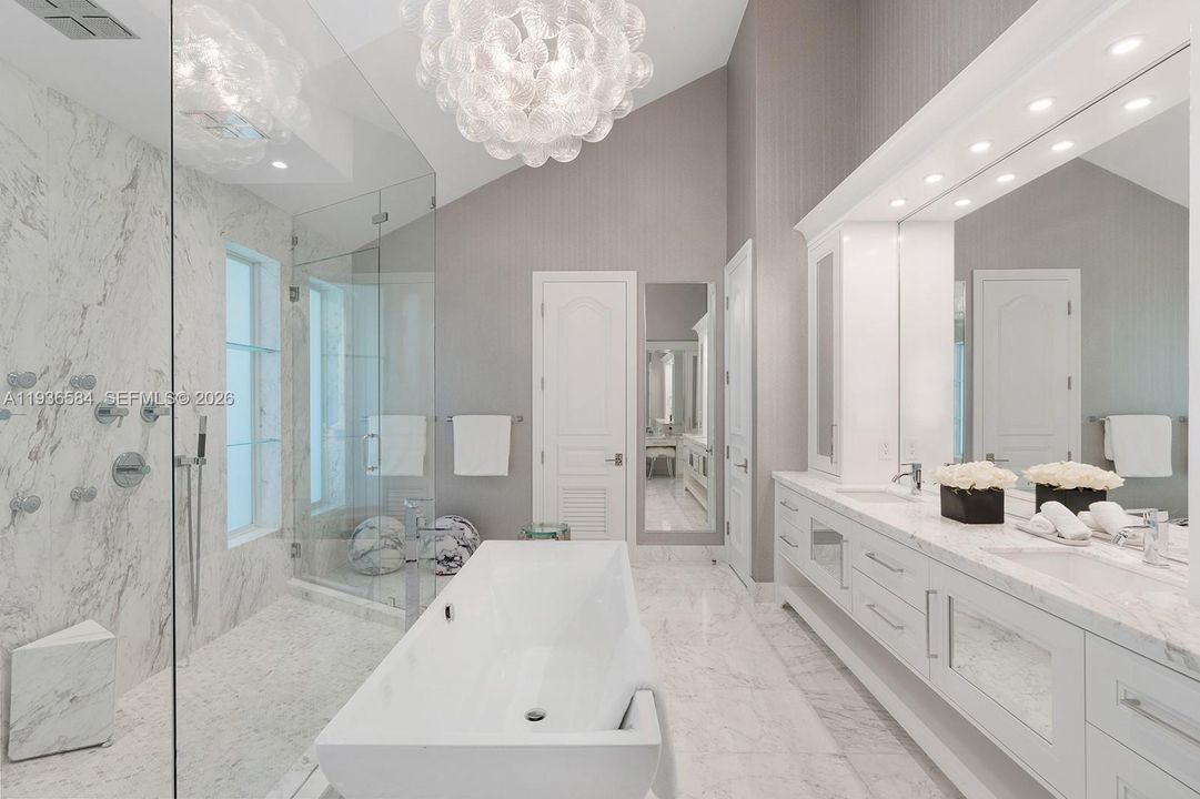 For Sale: $24,900,000 (6 beds, 6 baths, 7237 Square Feet)