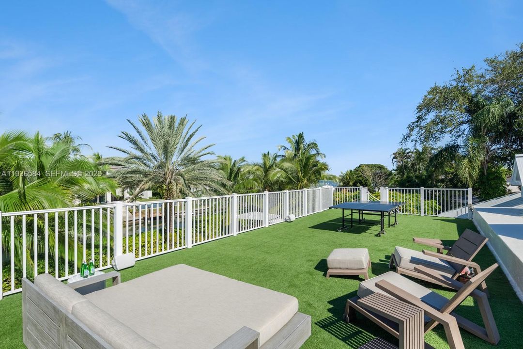 For Sale: $24,900,000 (6 beds, 6 baths, 7237 Square Feet)