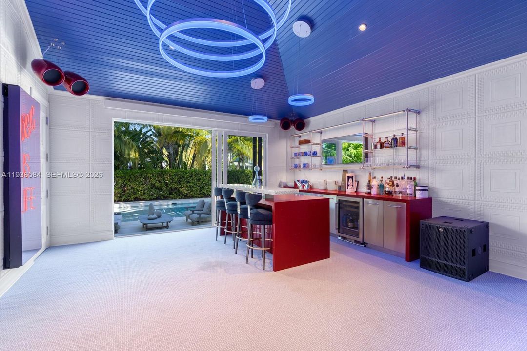 For Sale: $24,900,000 (6 beds, 6 baths, 7237 Square Feet)