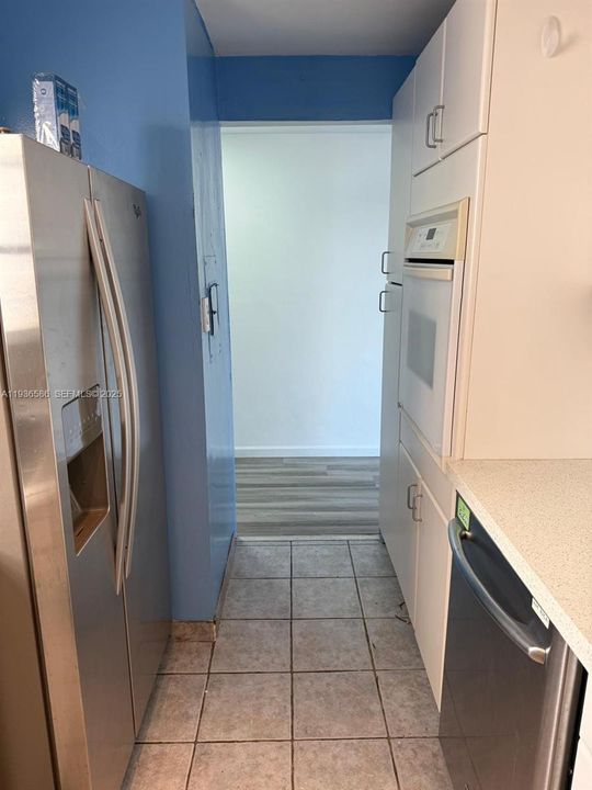 For Rent: $3,200 (2 beds, 2 baths, 1230 Square Feet)