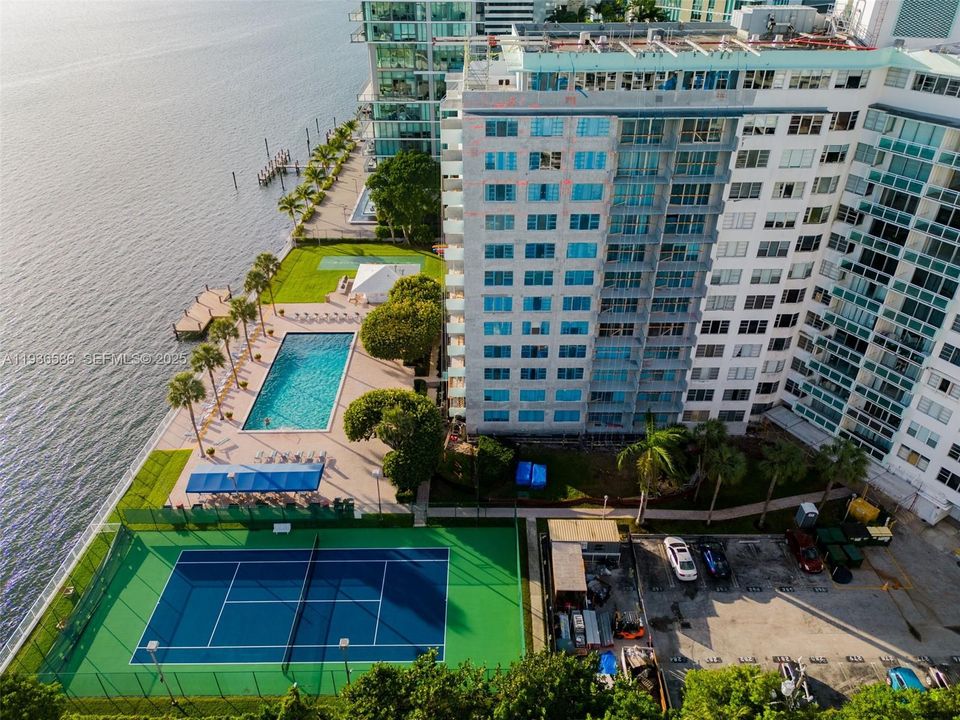 For Rent: $3,200 (2 beds, 2 baths, 1230 Square Feet)