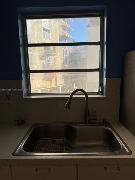 For Rent: $3,200 (2 beds, 2 baths, 1230 Square Feet)